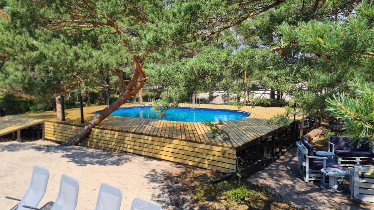 Sub Hel. Budzetowe Pokoje W Domu Z Basenem. Wokol Domu Tylko Natura. Balkon Zbyteczny. Экстерьер фото